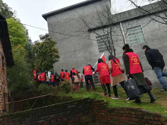 孩子，你為什麼不來拍全家福？