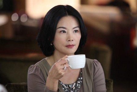 離婚後回娘家小住，哥嫂問俺借20萬，俺笑著拿出一張紙他們傻住