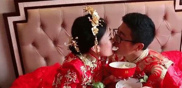 新婚夜丈夫去世，被婆婆罵回娘家，過幾天回到婚房，婆婆含淚自首
