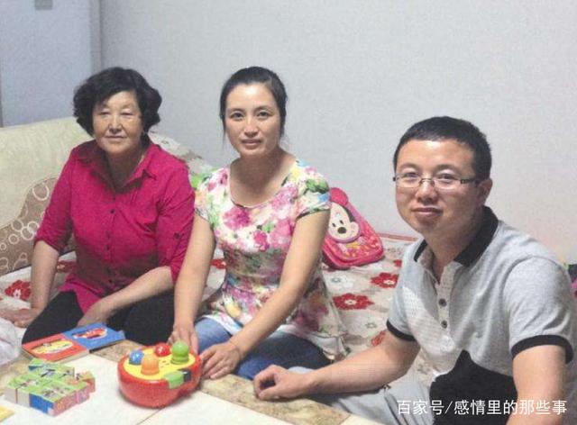 公婆月月哭窮要錢，我過生日她悄悄來送禮物，拆開後我哭紅眼