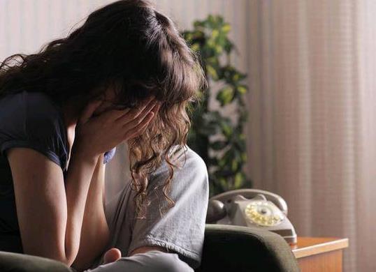 女子婚後五年沒懷孕，婆婆偷裝監控，得知真相，含淚指責兒子畜牲