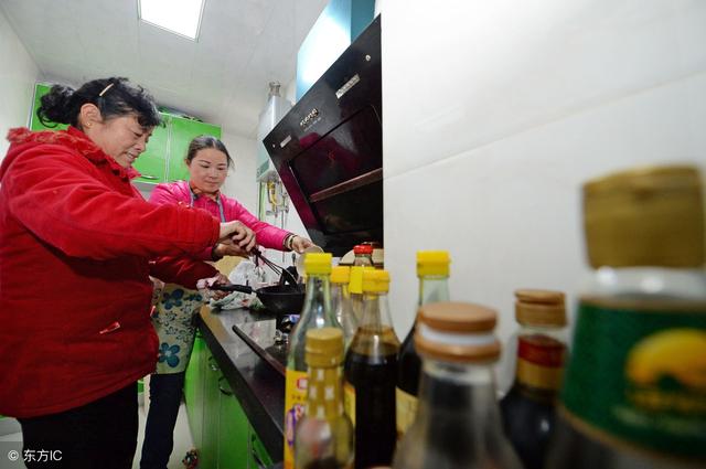 老公寵我，婆婆卻說這樣別人會看不起我，她是什麼心理？