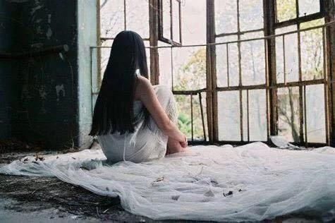 婆婆住院我不眠不休照顧，回醫院，門口聽到的對話我怕得死捂住嘴！