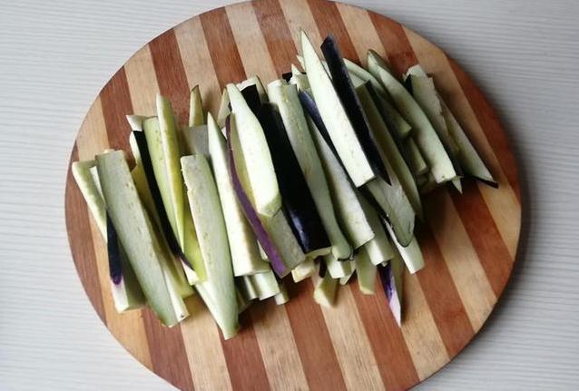 茄子的家常做法，只多這一步，不用油炸，不油膩，好吃到停不下來