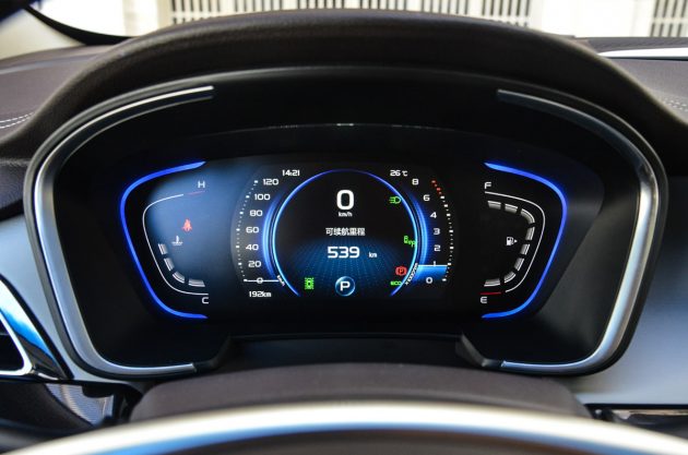 吉利嘉際/ PROTON MPV 實車曝光！內裝非常時尚精緻！ESTIMA 和 ODYSSEY 完全