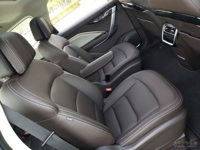 吉利嘉際/ PROTON MPV 實車曝光！內裝非常時尚精緻！ESTIMA 和 ODYSSEY 完全