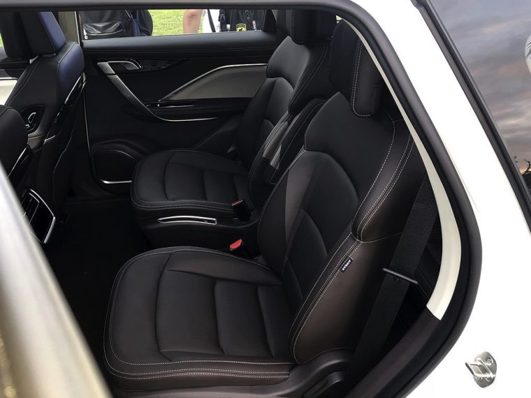 吉利嘉際/ PROTON MPV 實車曝光！內裝非常時尚精緻！ESTIMA 和 ODYSSEY 完全