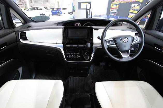 吉利嘉際/ PROTON MPV 實車曝光！內裝非常時尚精緻！ESTIMA 和 ODYSSEY 完全