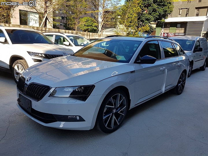 猛禽Superb combi sportline 開箱(文多圖多)！
