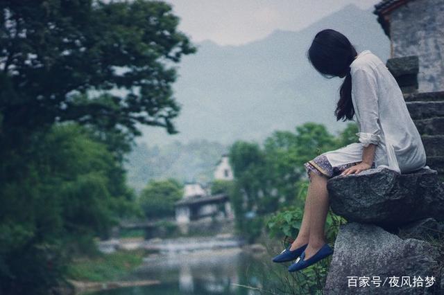 後媽沒能力供她念大學，親媽回家提了個條件，她笑著把親媽趕走