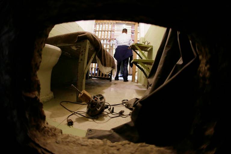 囚犯腦洞大開越獄造假頭放床上迷惑獄警 「逃離成功50年竟音訊全無」 