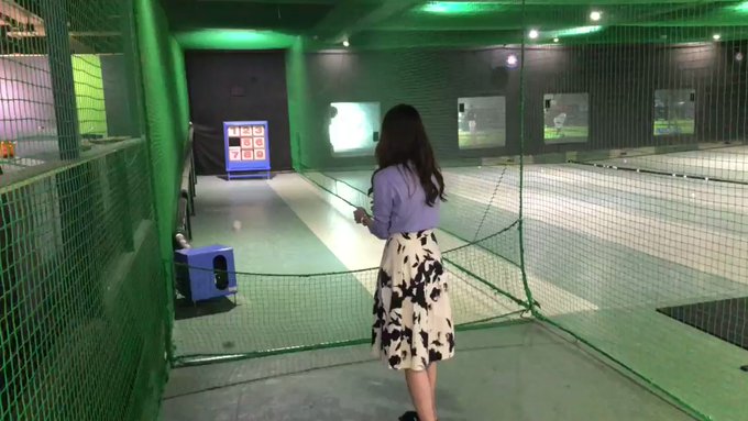 甜美妹子丟棒球九宮格！職棒級起手式「超強高速精準度」網看傻…起底發現背景超驚人