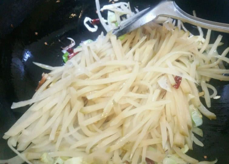 這種菜，比牛羊豬肉有營養，5毛錢一斤，不僅能抗癌還能防癌！