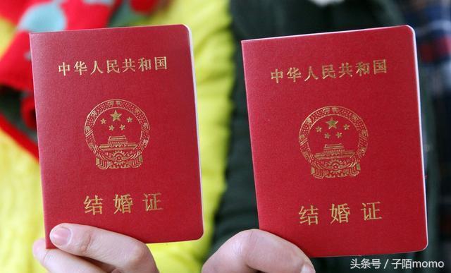 生孩子難產，婆婆說保小孩，滿月當天我讓婆婆成了全村人的笑柄