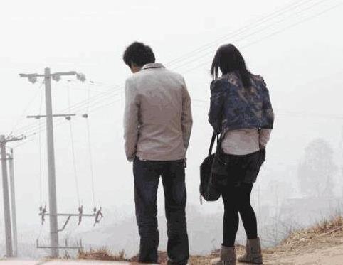 小舅子鬧離婚，岳父讓我去勸，走進他家一看，我直接拉他去辦手續