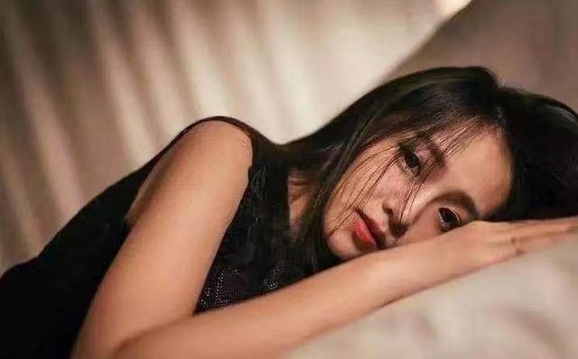 母親從老家來看孩子，婆婆丟300塊錢，翻開母親衣兜我哭出聲！