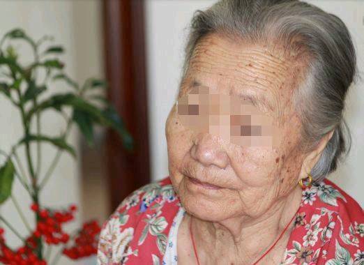 老公去世，婆婆逼俺守寡，三年後家裡來個人，俺才知老公真實身份