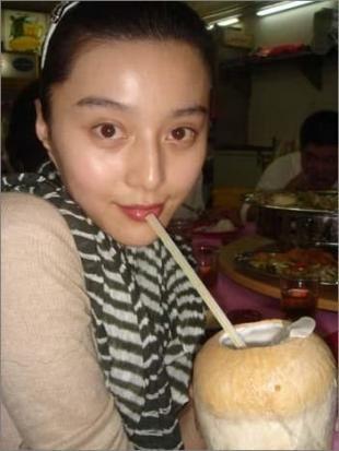當這12個明星卸下妝，你還會認識她們嗎？唐嫣還是挺美的!