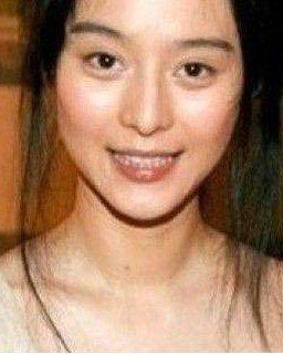 當這12個明星卸下妝，你還會認識她們嗎？唐嫣還是挺美的!