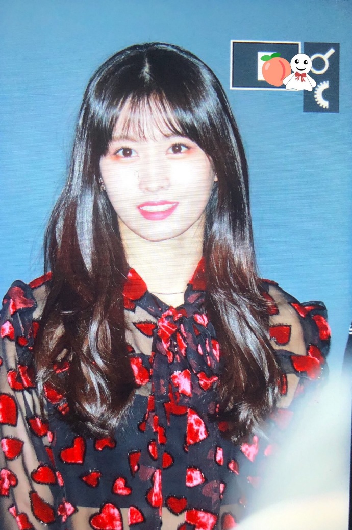 [TWICE][分享]181207 舞台問候開始TWICE全員現身電影《TWICELAND》首映見面會現場