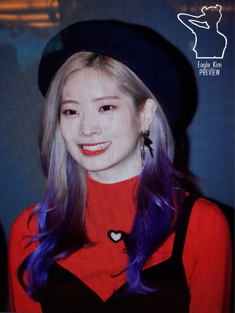 [TWICE][分享]181207 舞台問候開始TWICE全員現身電影《TWICELAND》首映見面會現場