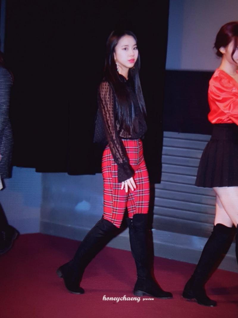 [TWICE][分享]181207 舞台問候開始TWICE全員現身電影《TWICELAND》首映見面會現場