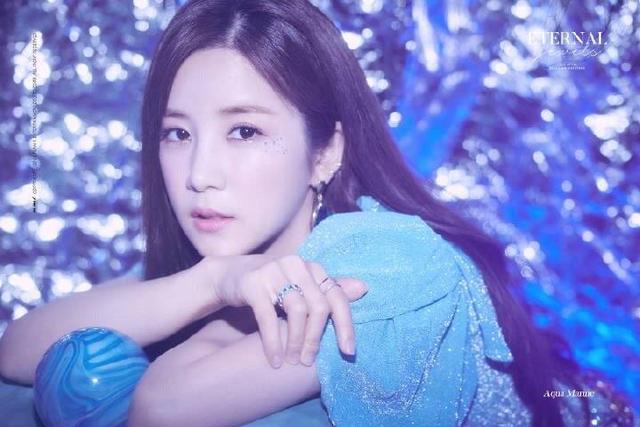 韓網熱議！其他團領獎的時候讓集中的隊長Apink「朴初瓏」