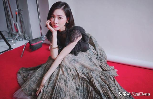 少女時代Tiffany新造型女扮男，西裝油頭好帥，不知道叫哥還是姐