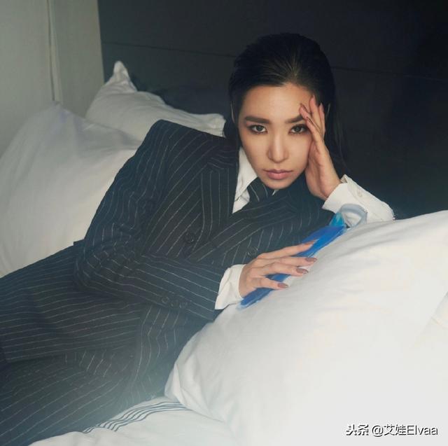 少女時代Tiffany新造型女扮男，西裝油頭好帥，不知道叫哥還是姐