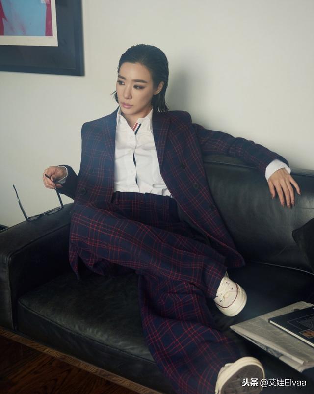 少女時代Tiffany新造型女扮男，西裝油頭好帥，不知道叫哥還是姐