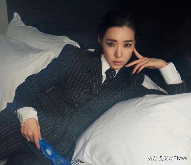 少女時代Tiffany新造型女扮男，西裝油頭好帥，不知道叫哥還是姐