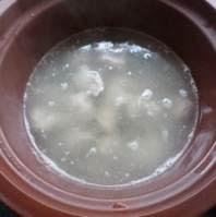 黑豆排骨湯，有活血清熱、補虛烏髮還有很多你不知道的功能哦！趕緊分享吧~