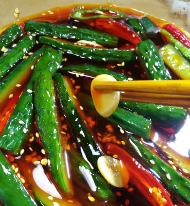 泡菜味小黃瓜，不用醃不用泡，只需搖一搖就能吃,開胃必備小菜