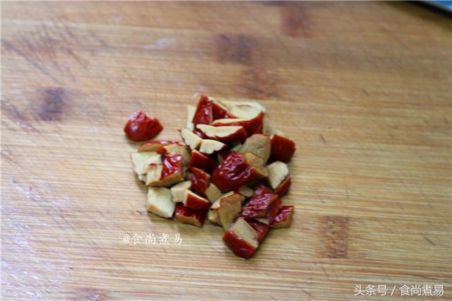 簡單美味的馬拉糕，像一座金山，年節做來吃，寓意感十足！