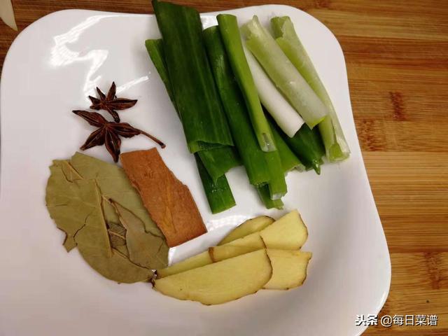 教你一個豆腐皮最好吃的做法，香辣味十足，特下飯，做法超簡單