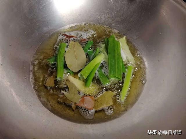 教你一個豆腐皮最好吃的做法，香辣味十足，特下飯，做法超簡單
