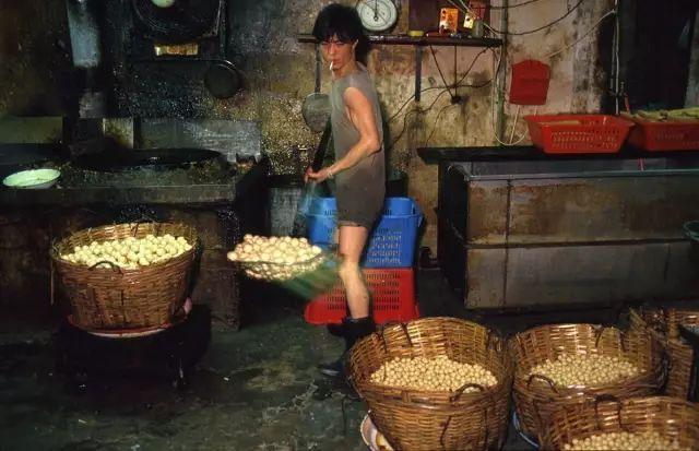 一個香港人每年要吃掉185粒魚蛋，這顆魚蛋的魅力在哪？