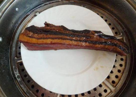臘肉在家就可以輕鬆做，做法簡單一分鐘就能學會，會越吃越想吃！
