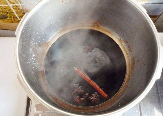 臘肉在家就可以輕鬆做，做法簡單一分鐘就能學會，會越吃越想吃！