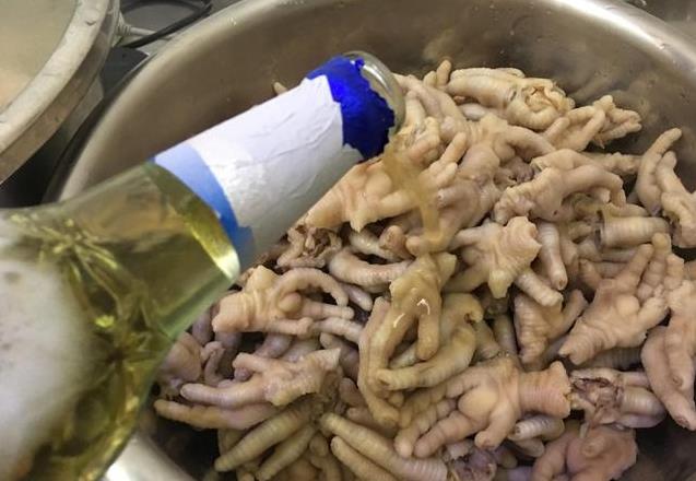 秘制老味雞腳，做法超簡單，吃過之後再也不會寵倖其他的雞腳了！！