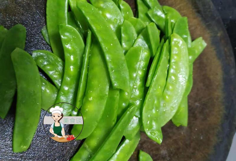 冬天最饞這蔬菜，脆嫩清香，每回炒一盤，一頓吃精光，做法還簡單