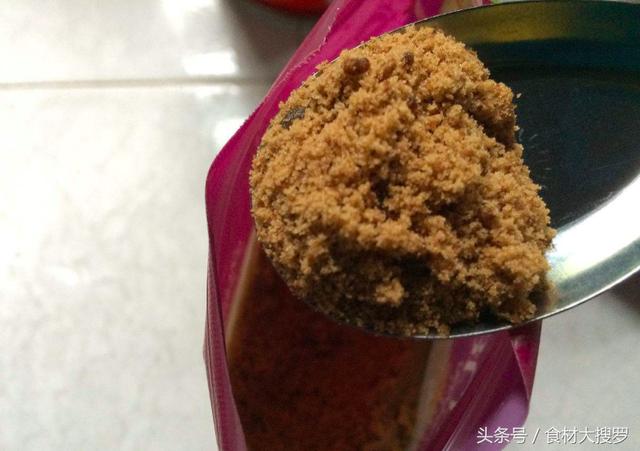 一碗麵粉一個雞蛋，攪拌幾下直接上鍋蒸一蒸，做的發糕比麵包好吃