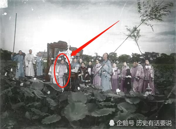 晚清皇宮公認第一美女，父親是最大的貪官，慈禧每次照相必帶上她！ 