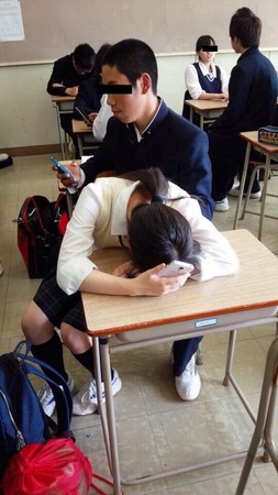 日本男女合校的日常，難道是動物園？