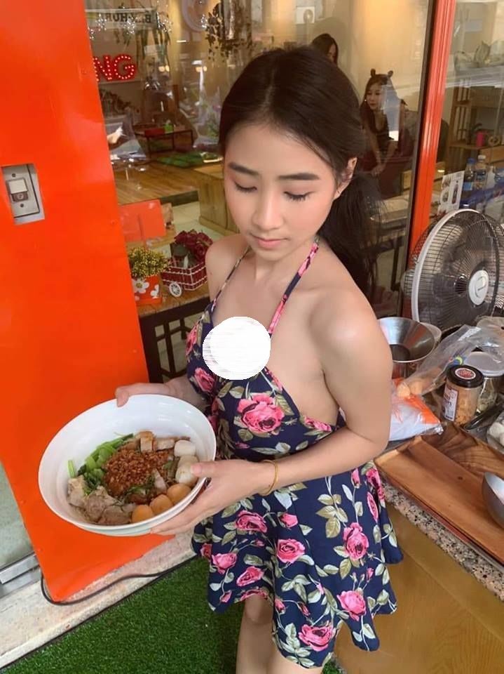 樣子90分、身材滿分老闆娘！邊煮麵… 客人急朝聖：這面上火(影)