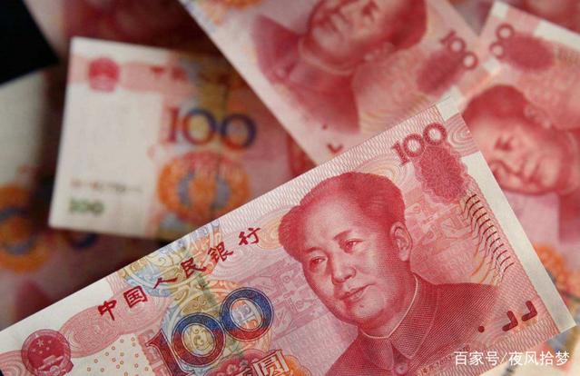 女兒周歲婆婆給十萬，第二天老公帶個「兒子」回家，才知是遣散費
