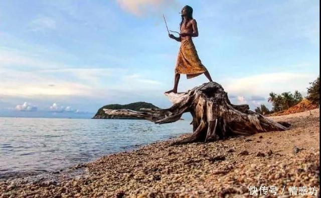 泰國流浪漢住山洞，眾多美女主動「獻身」，警察來後才知真實身份 