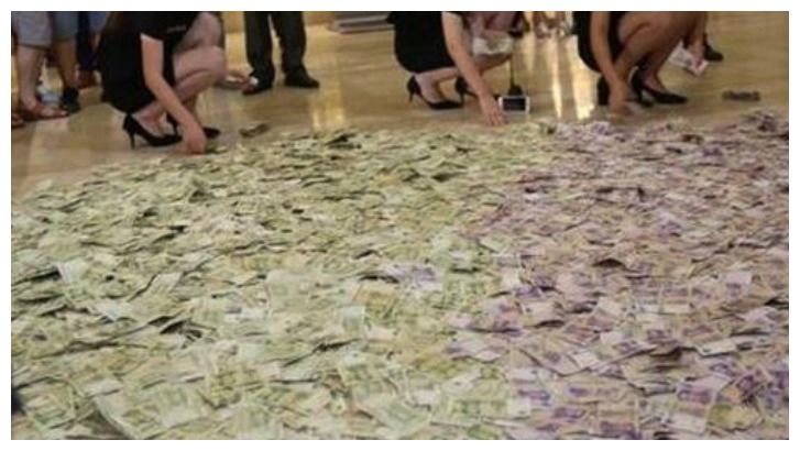 75歲老人拿13麻袋錢去買房，售樓員當場愣住，真相讓人稱讚