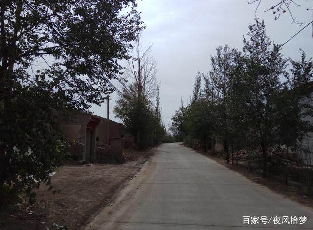 老公走後我和兒子生活，銀行卡里經常多錢，有天我看見個熟悉人影
