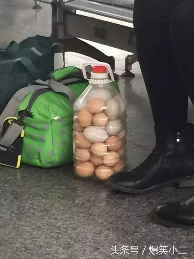 妹子，今天風那麼大，快找個地方躲一下吧，沒想到下一秒竟然…都別攔我，我要娶個這樣子的姑娘！